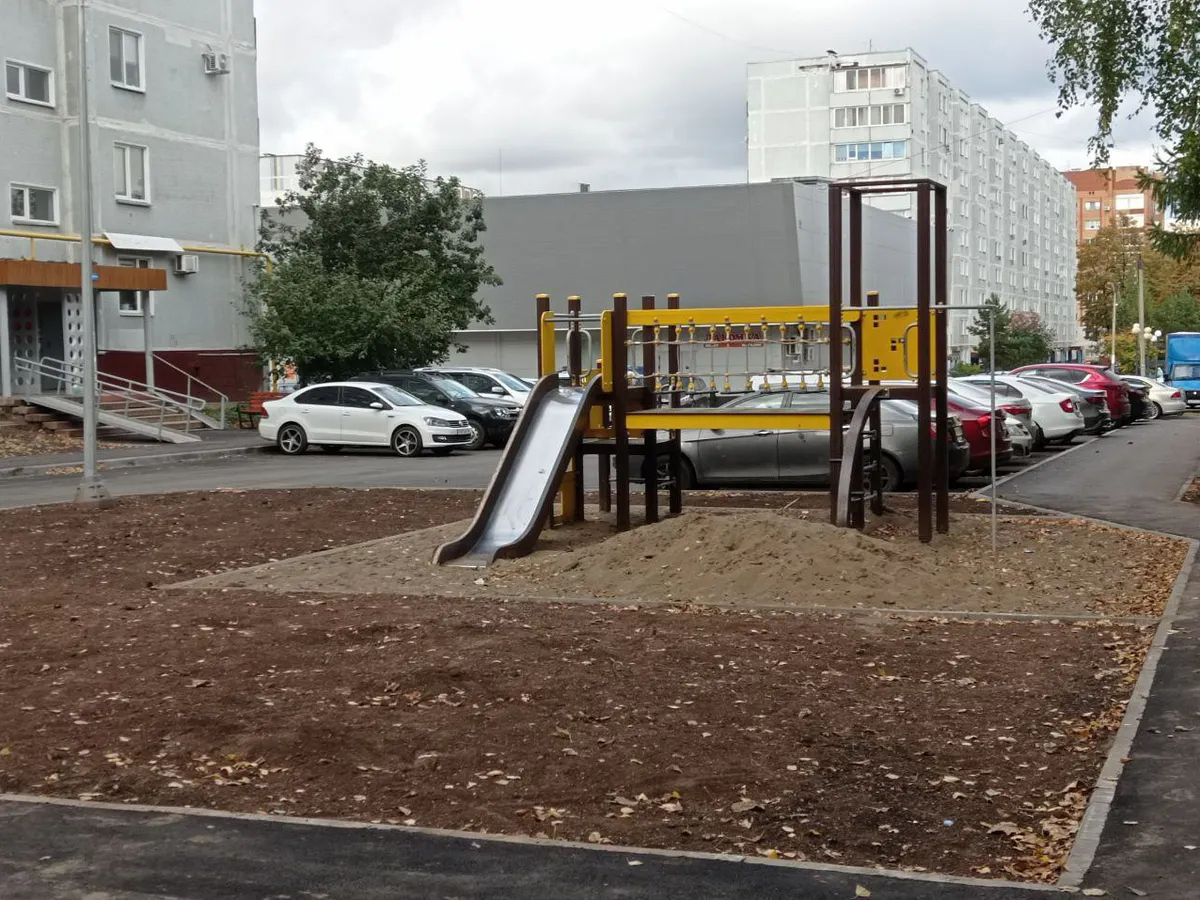 Жители Нижнекамска возмущены опасным благоустройством двора на Химиков

