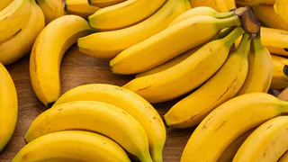 Хитрость для лентяев: посыпаю банановую кожуру солью и всю зиму пожинаю плоды своей находчивости