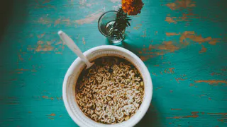 Вот из чего сделан Доширак: лаборант-химик раскрыл секрет состава и мясного вкуса - жаль раньше не знал