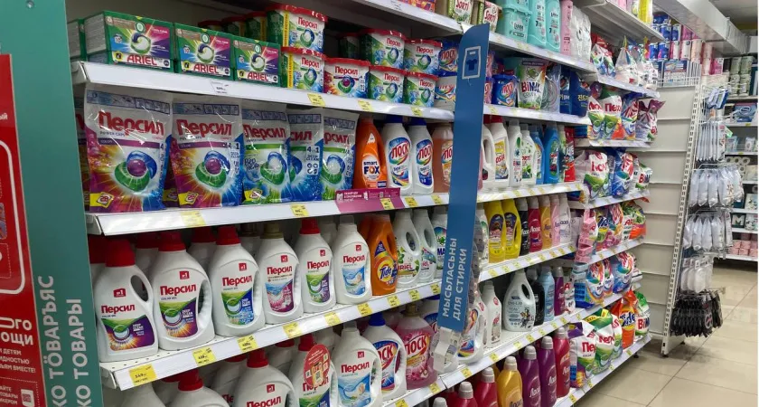 Стоят копейки, а стирают намного лучше элитных: 5 лучших стиральных порошков по версии Роскачества