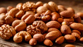 Ученые раскрыли самый полезный орех — не миндаль, не арахис и в три раз полезнее грецкого