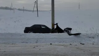 В Татарстане на трассе водитель иномарки разогнался, выехал на встречку и влетел в ВАЗ