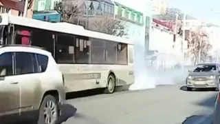 Соцсети: в центре Рязани задымился автобус, подаренный Москвой
