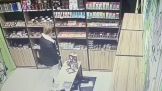 "Нерешительный вор": рязанец украл товар из магазина кальянов 