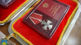 В Коми семьям павших героев СВО передали награды бойцов