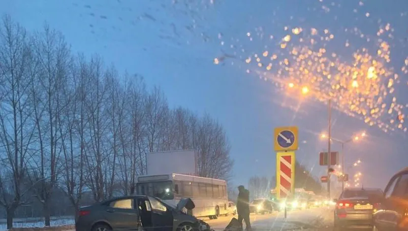 Массовая пробка в Нижнекамске в результате аварии