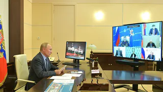 Глава МЧС Евгений Зиничев доложил Владимиру Путину о ходе ликвидации последствий пожаров в Рязанской области