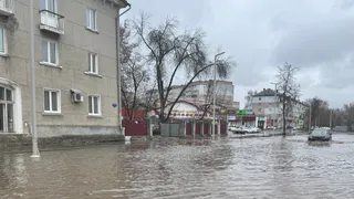 Дорога на Привокзальной улице Мурома ушла под воду из-за половодья