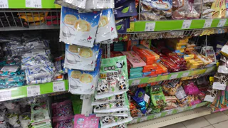 Попробовала забавные конфеты в Фикс Прайсе со вкусом чая и мяты: противно-вкусный десерт с золотым составом - что в нем не так