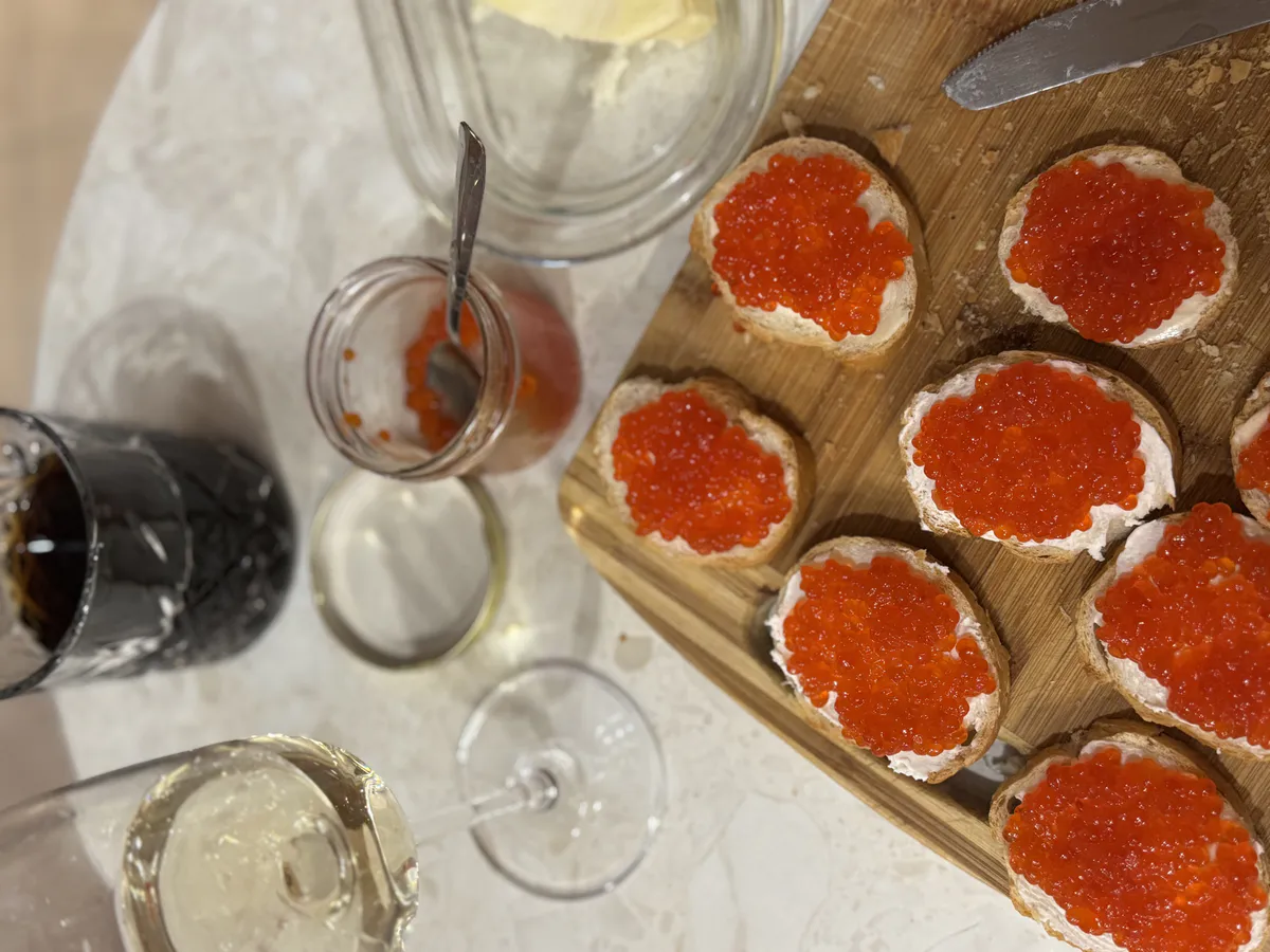 Дорогущую икру на Новый год теперь не покупаю: есть более полезная и бюджетная замена — идеально для праздничных бутербродов