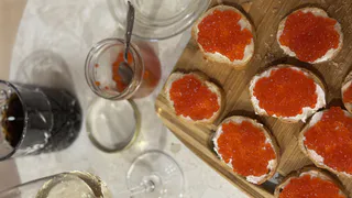 Дорогущую икру на Новый год больше не покупаю: есть более полезная и бюджетная замена — идеально для праздничных бутербродов