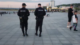 В Чебоксарах полицейские спустя 20 минут задержали пьяного парня, укравшего телефон