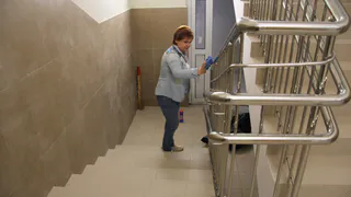 С тряпкой наперевес: как мэр Рязани отмывала школу в Горроще