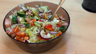 Ученые указали на самый вредный дачный овощ - мы едим каждый день, еще и детей пытаемся накормить