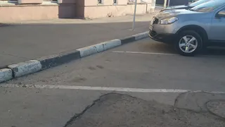 На платной парковке в Рязани провалился асфальт