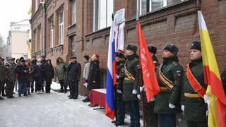 В Рязани появилась мемориальная доска погибшему в спецоперации Евгению Штонде