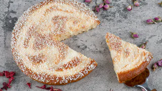 Шарлотка с творожной начинкой: секрет нежнейшего пирога, который тает во рту