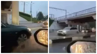 Воды по самые фары: под путепроводом у "Барса" потоп