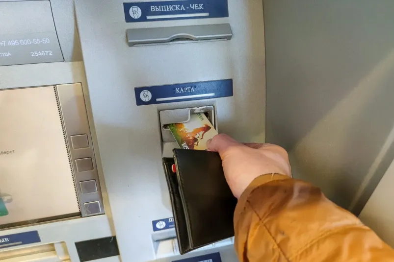 Кто снимает деньги с карт через банкомат - новый печальный сюрприз с 14 августа