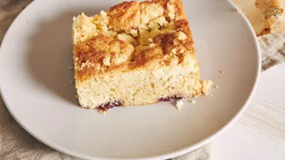 Детство на тарелке: легкий рецепт творожной запеканки
