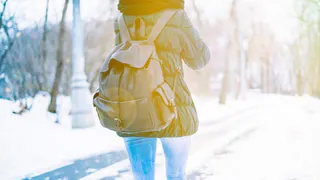 "Рисовали голову одноклассницы, торчащую из унитаза": восьмиклассницу перевели в другую школу 