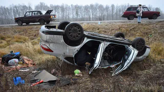 В Рыбновском районе Ниссан вылетел на обочину и перевернулся
