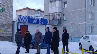 В Усинске жители дома по улице Ленина взяли судьбу двора в свои руки