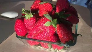 Ягодная эпопея: сколько сейчас стоит клубника в Рязани?