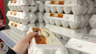 Мыть или не мыть? Что дает мытье яиц перед приготовлением