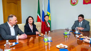 Победа, которой гордится город: мэр встретился с Ариной Кияшко после «Голос.Дети» (6+)