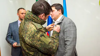 Мэра Нижнекамска наградили медалью Z «Труженик тыла»