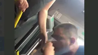 В Рязани в маршрутке №75 пара устроила драку и распылила перцовый баллончик