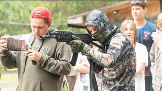 Видеорепортаж: ряды Всероссийского движения «ЮНАРМИЯ» пополнили воспитанники технопарка «Кванториум»