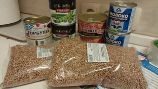 Мэрия Рязани объяснила выдачу в школе новогоднего подарка гречкой