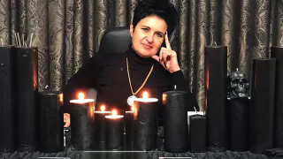 В России отказались от запрета на деятельность эзотериков и гадалок