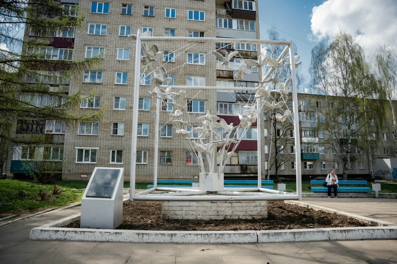 Сквер у памятника жертвам политических репрессий в Глазове участвует во всероссийском голосовании за объекты благоустройства