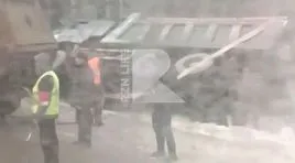 Под Рязанью на Солотчинском шоссе опрокинулась фура
