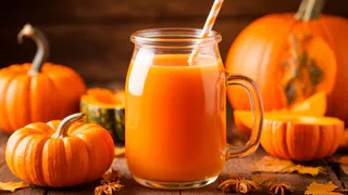 В магазине такого не купите - сок из тыквы на зиму. Вкусно, просто и полезно