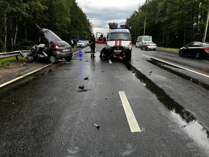 На трассе М-7 в Чувашии произошло смертельное ДТП с участием трех автомобилей