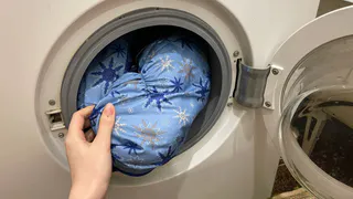 Почему вещи в машинке перестали отстирываться. Оказалось, что большинство хозяек сыпят стиральный порошок не в тот отсек