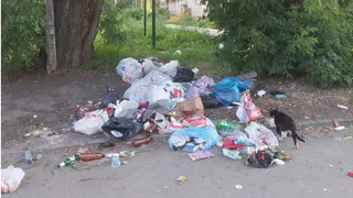 С Рыбацкой убрали контейнер для мусора. Но поставили взамен бункер