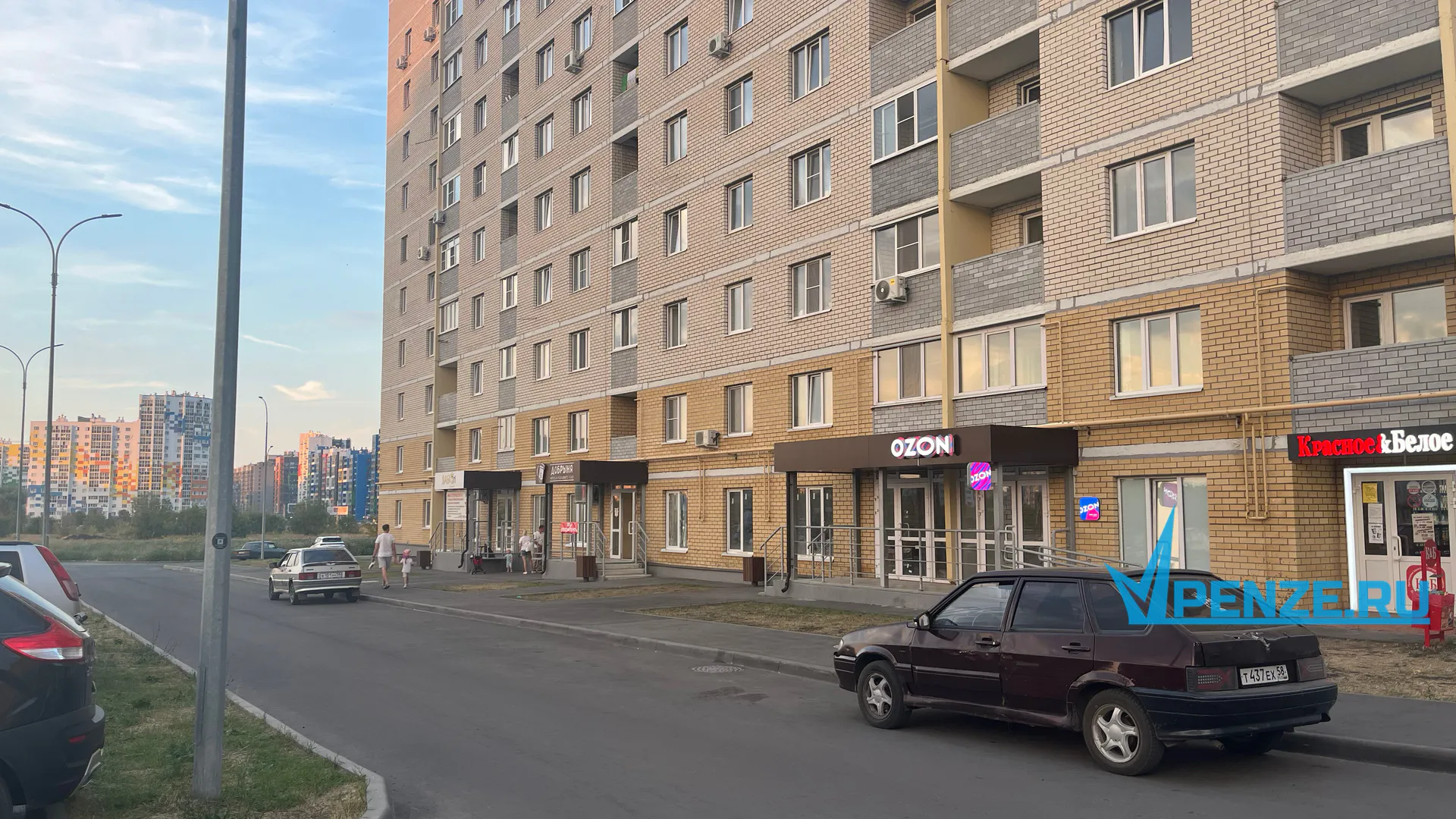 Жители Пензенского района жалуются на открытие в доме второй алкоточки по соседству с «развивашкой»