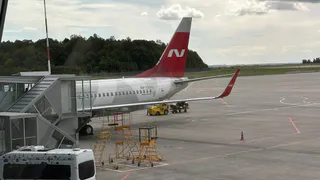 В Рязани на территории Торгового городка установили самолет  