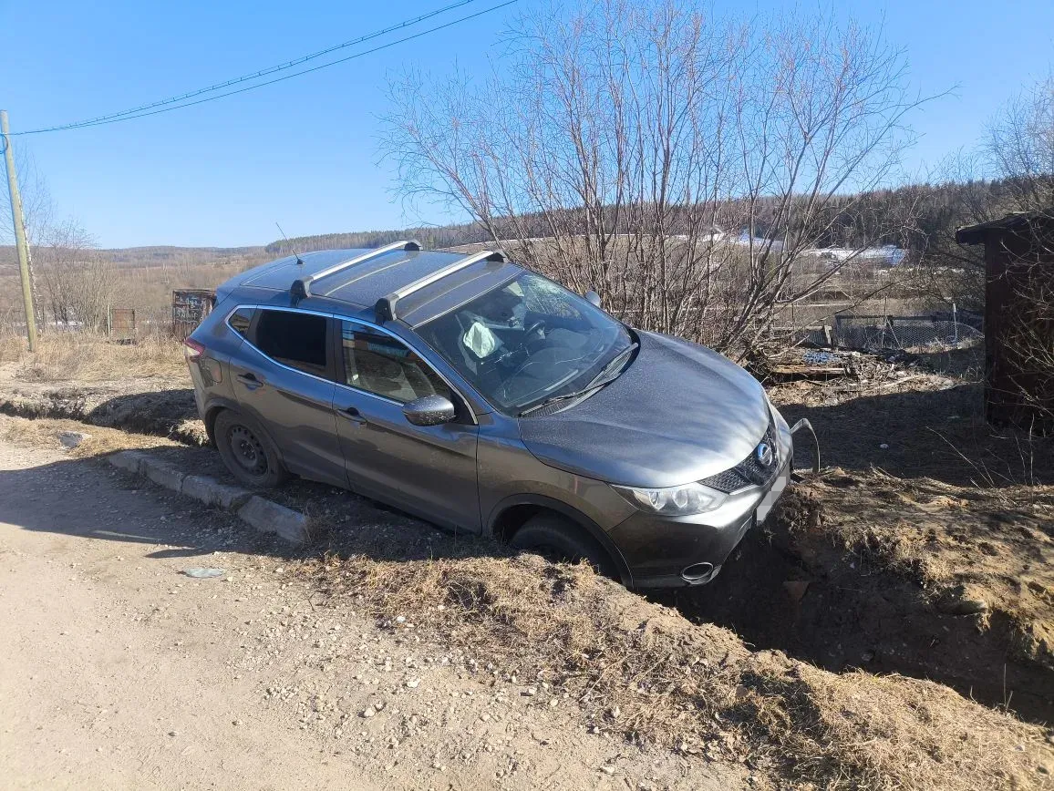 В Коми пьяный водитель закончил поездку в кювете
