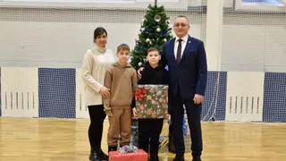 Министр спорта Чувашии исполнил желание двух сыновей участника СВО