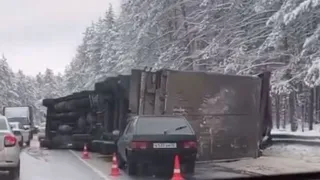 В Рязанской области произошло ДТП с фурой и легковушкой