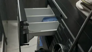 Стакан на стирку и одежда идеально белая: что нужно добавить в стиралку вместе с порошком - полезный лайфхак от прачки