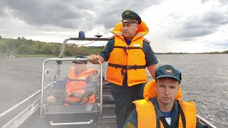 В Оке ищут утопленника