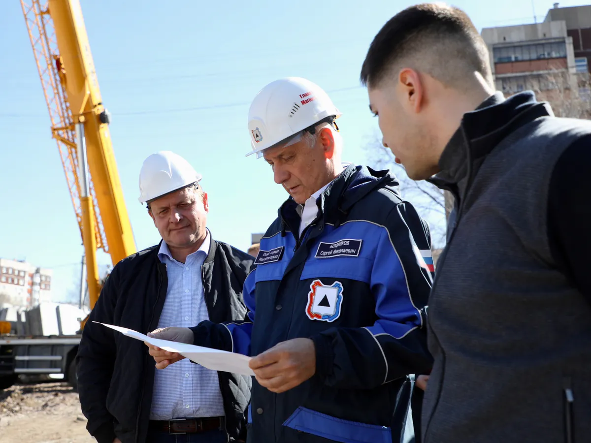 Бердников проверил стройки социальных объектов в Магнитогорске