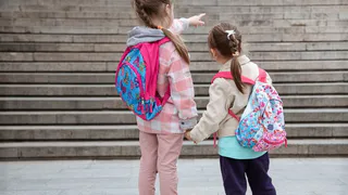 Правительство одобрило законопроект о запрете открывать счета подросткам без согласия родителей